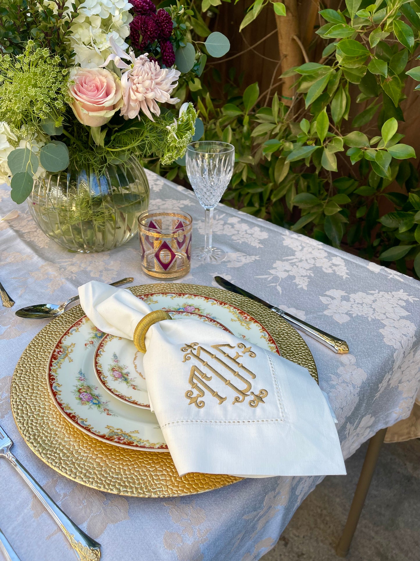 Scroll Monogram Dinner Napkins